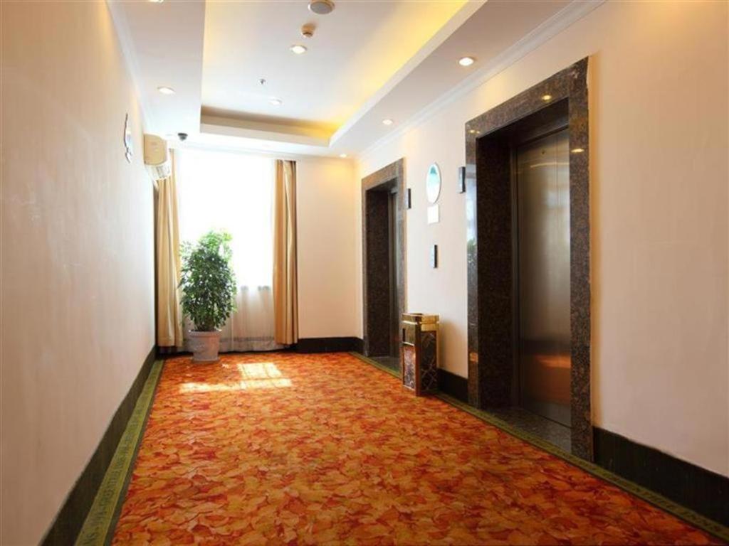 Vx Hotel Shanghai Yixian Road Dabaishu Exteriör bild
