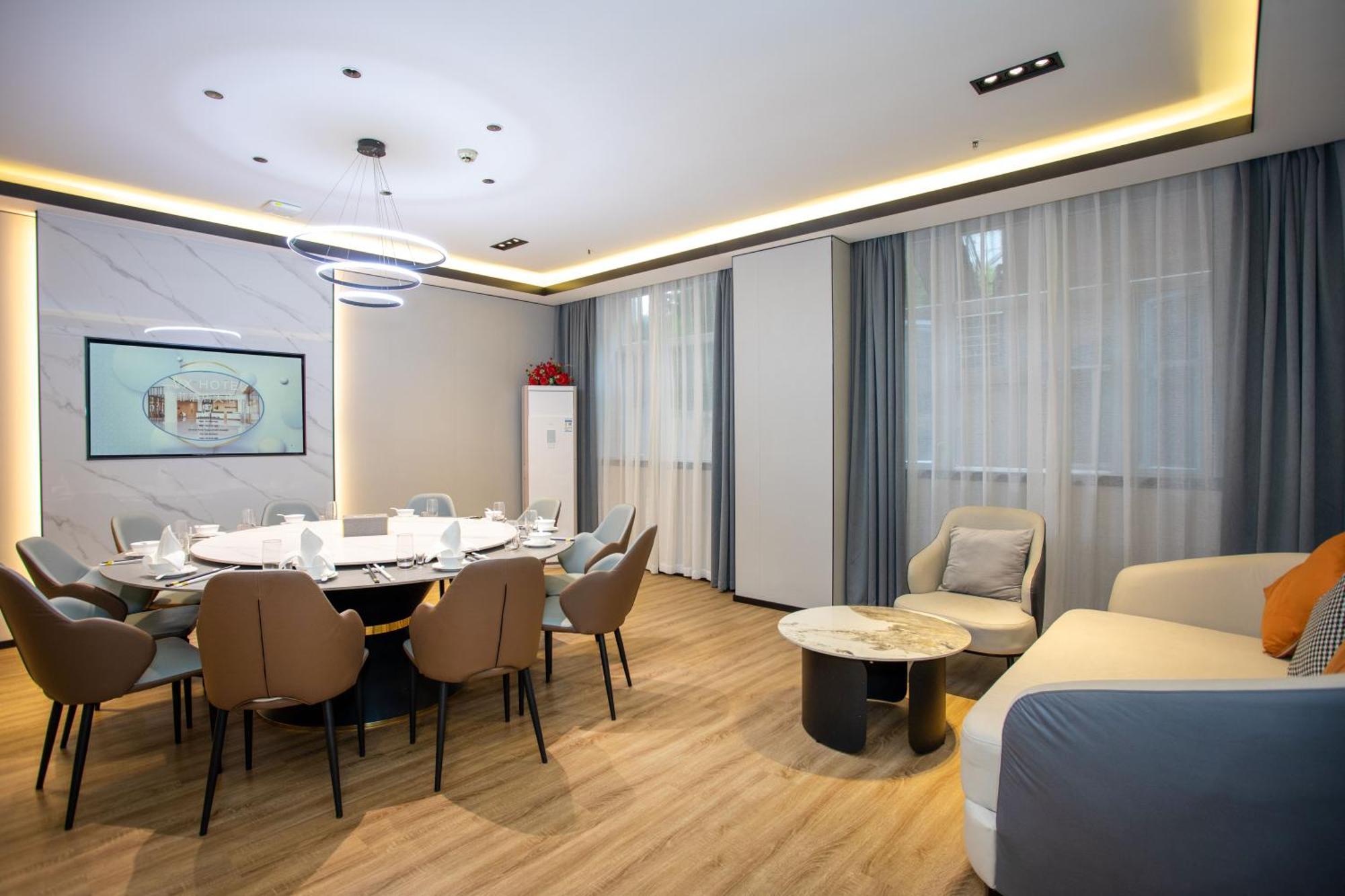 Vx Hotel Shanghai Yixian Road Dabaishu Exteriör bild
