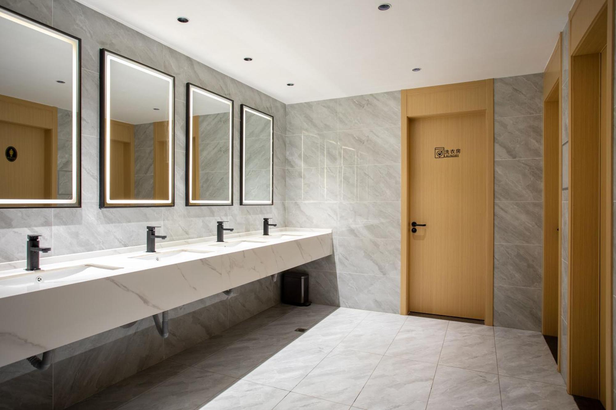 Vx Hotel Shanghai Yixian Road Dabaishu Exteriör bild