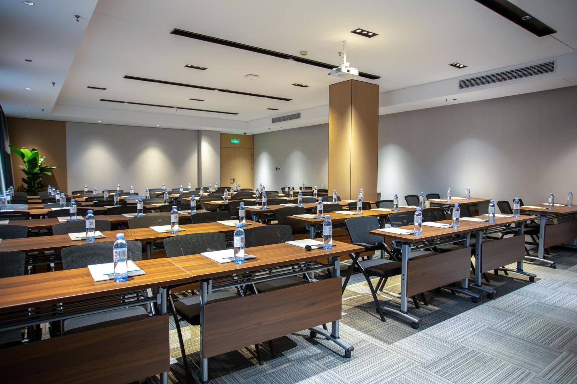 Vx Hotel Shanghai Yixian Road Dabaishu Exteriör bild