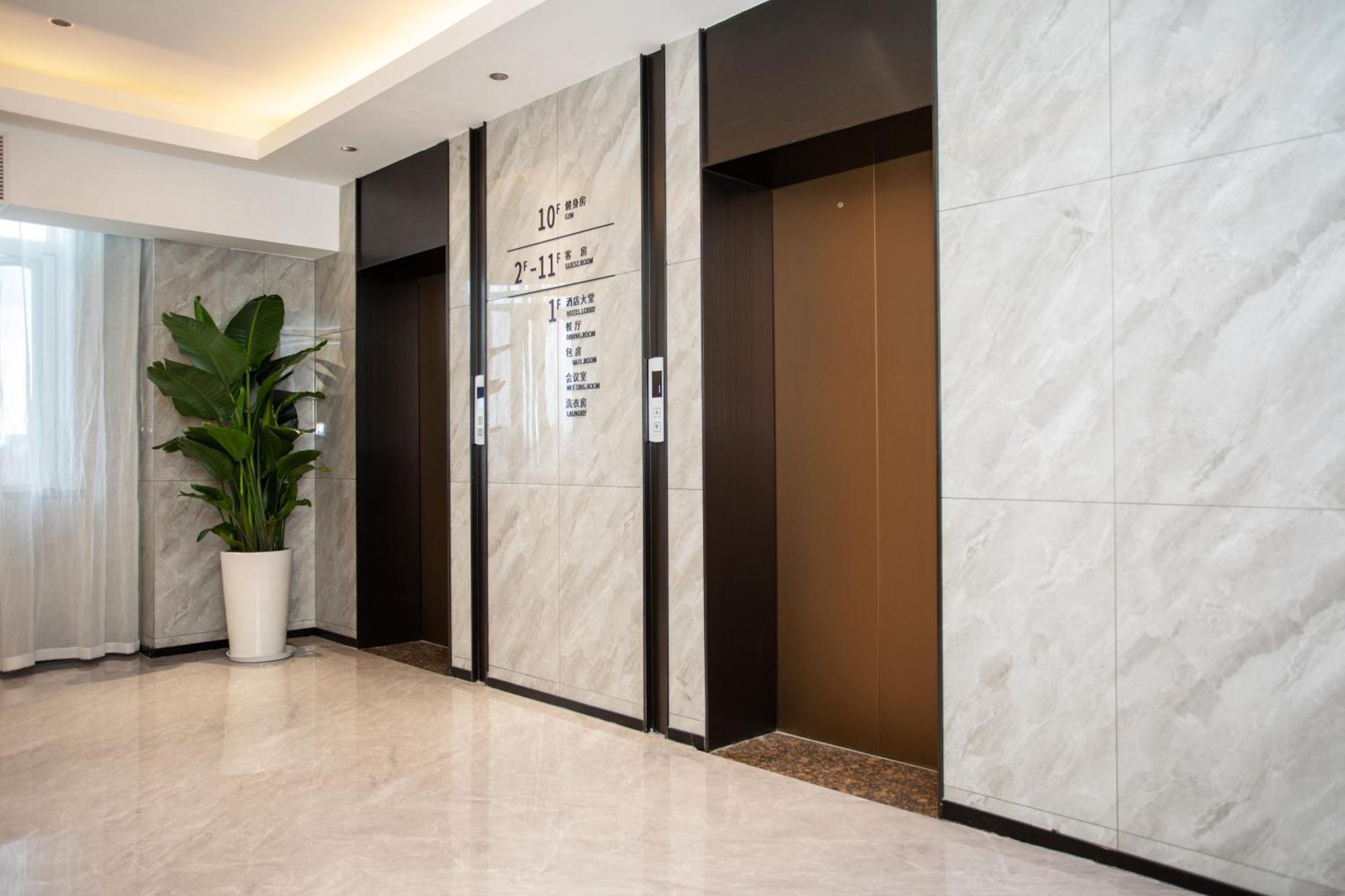 Vx Hotel Shanghai Yixian Road Dabaishu Exteriör bild