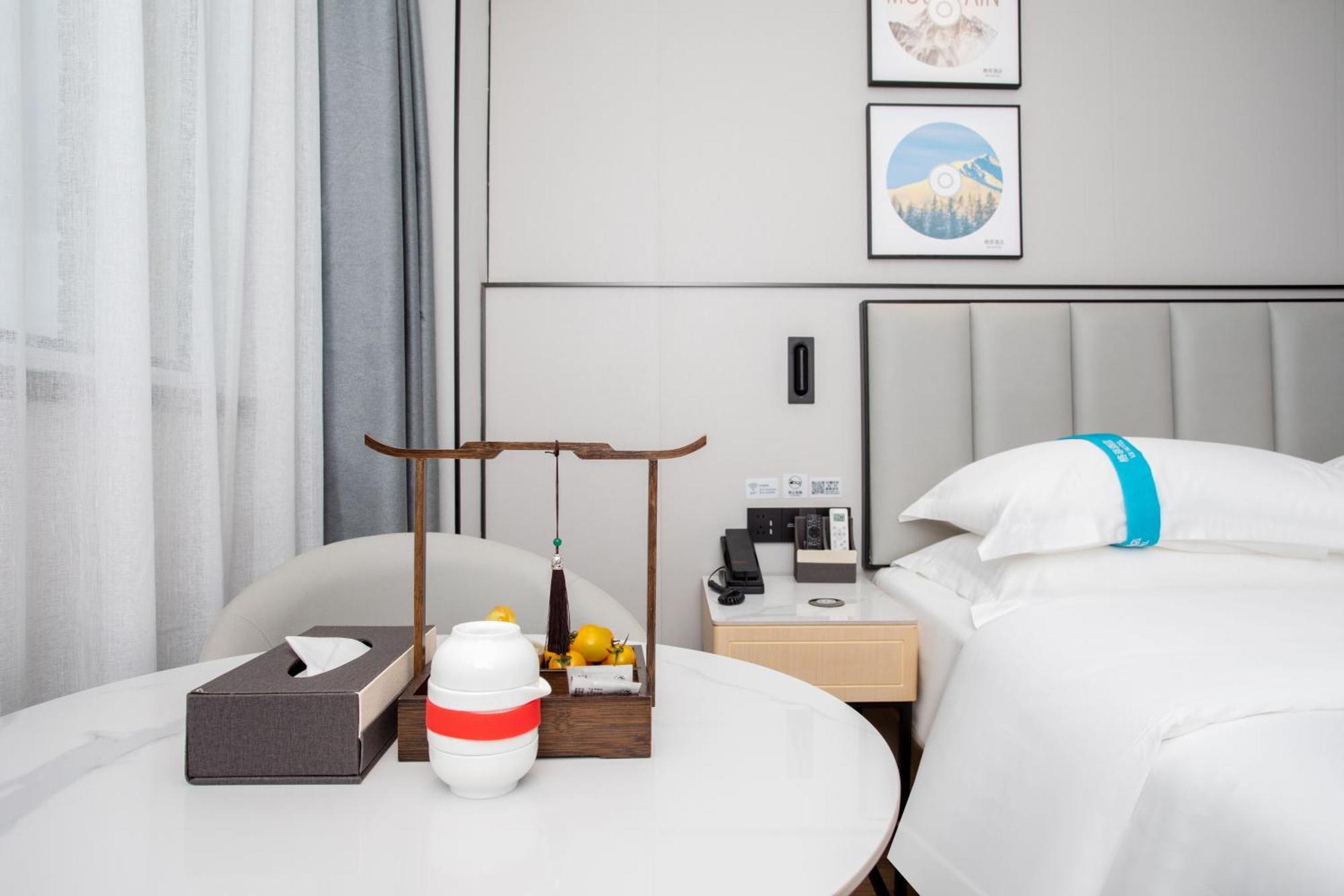 Vx Hotel Shanghai Yixian Road Dabaishu Exteriör bild